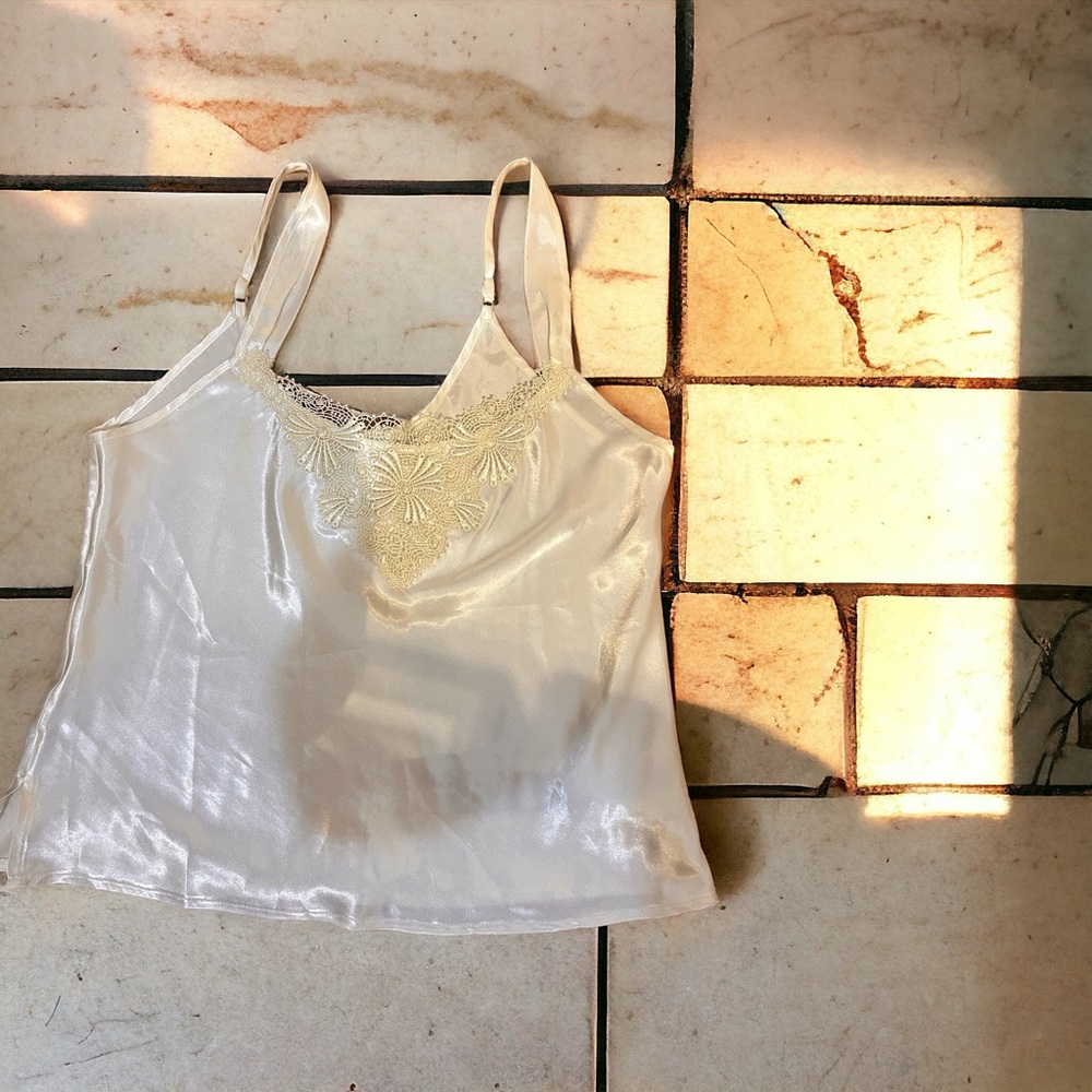 Satin cammie with cream lace